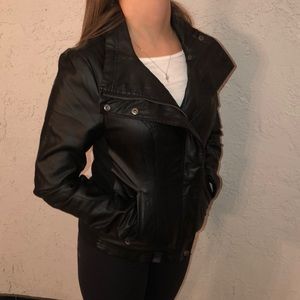Zip front Pleather jacket w/stretch panels